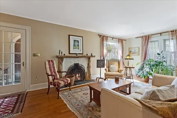 955 Summit Ave, Westfield Town, NJ 07090