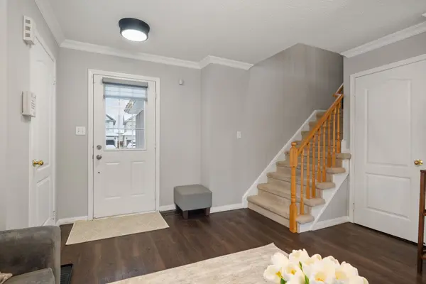 8 Shipley AVE, Clarington, ON L1B 1M6