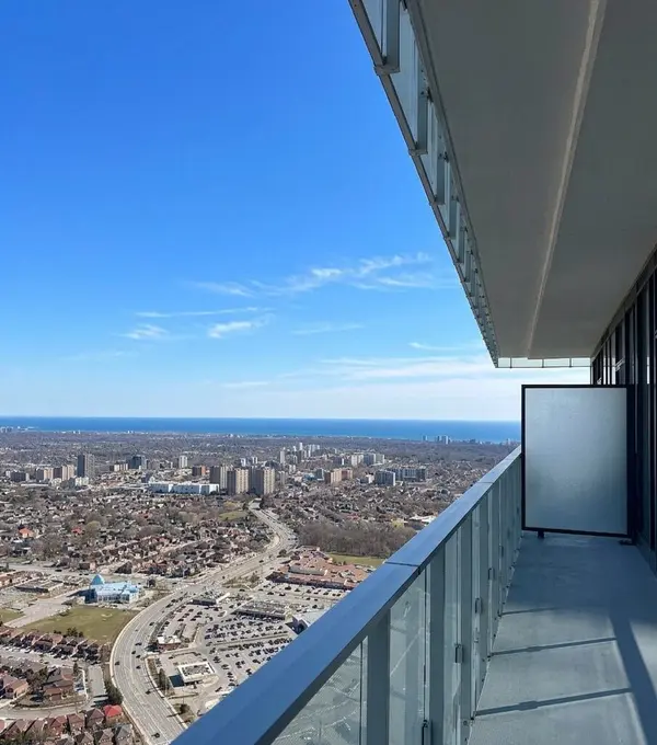3900 Confederation Pkwy #5501, Mississauga, ON L5B 0M3
