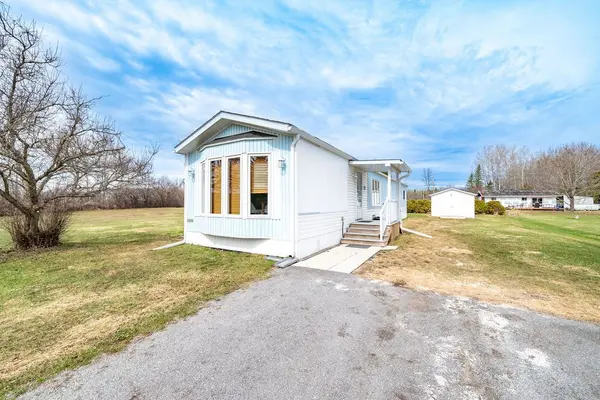 46 Sunset LN, Horton, ON K7V 0A5