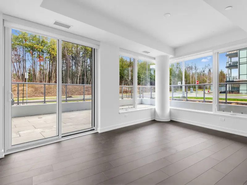 333 Sunseeker AVE #101, Innisfil, ON L9S 0R6