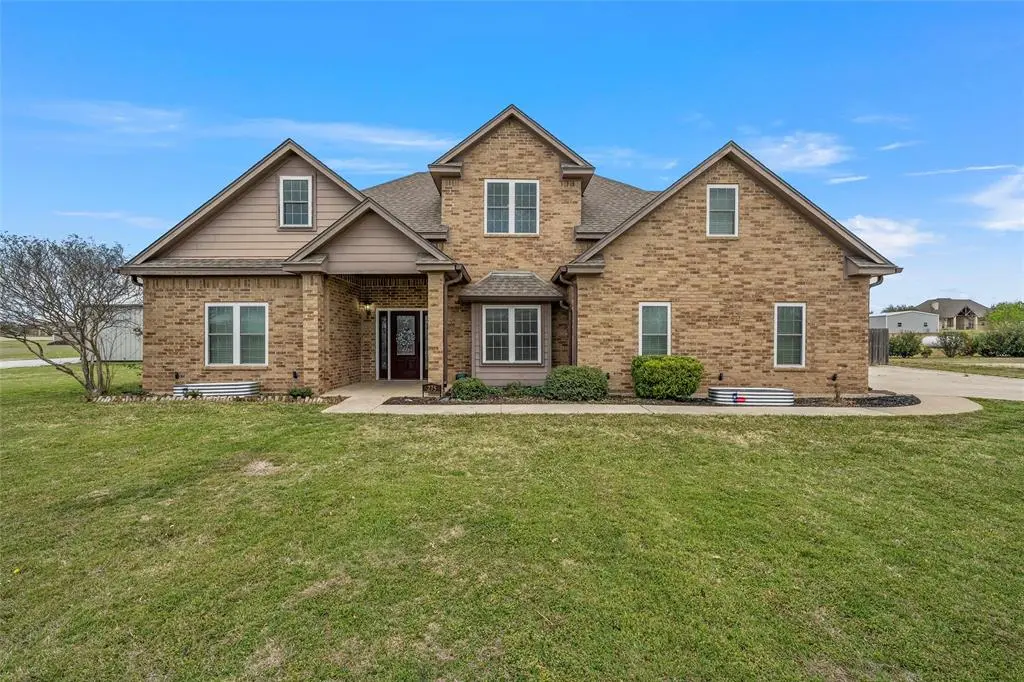 275 N Quail Run Drive, West, TX 76691