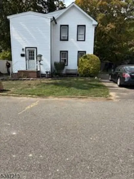 5 Storms Pl, Wanaque Boro, NJ 07420