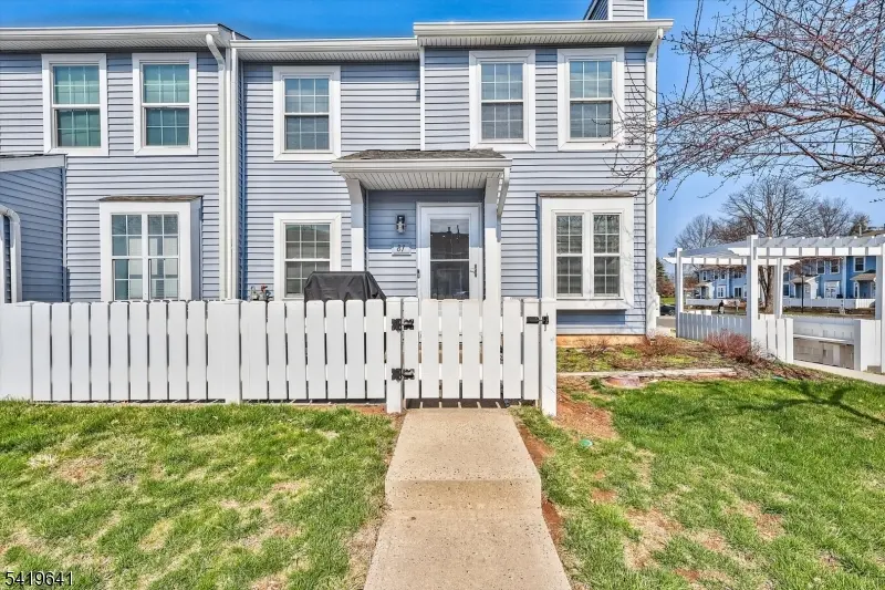 81 Almond Dr, Franklin Twp., NJ 08873