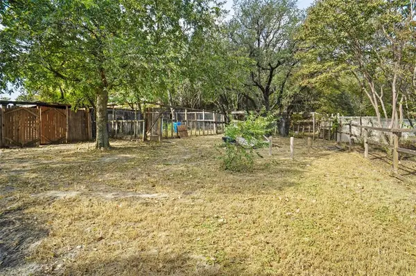 1312 Robyn Road, Azle, TX 76020