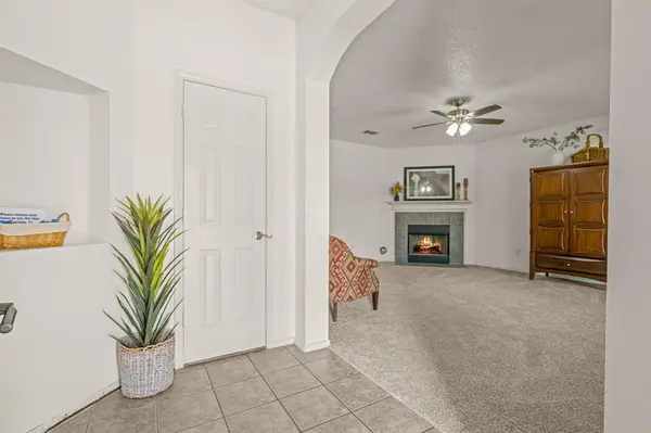 105 Thoroughbred Drive, Krum, TX 76249