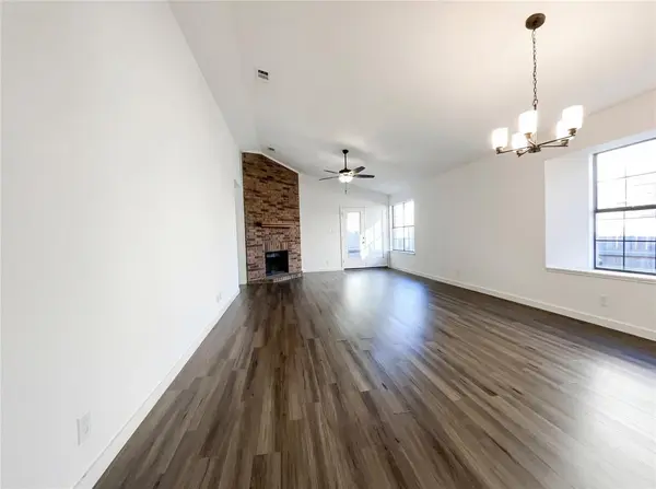 2108 Woodland Oaks Drive, Arlington, TX 76013