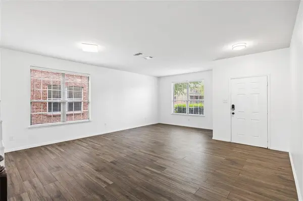 9009 Water Oak Drive, Arlington, TX 76002