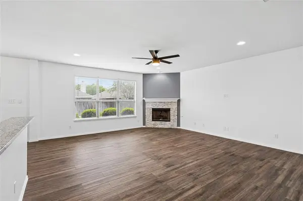 9009 Water Oak Drive, Arlington, TX 76002