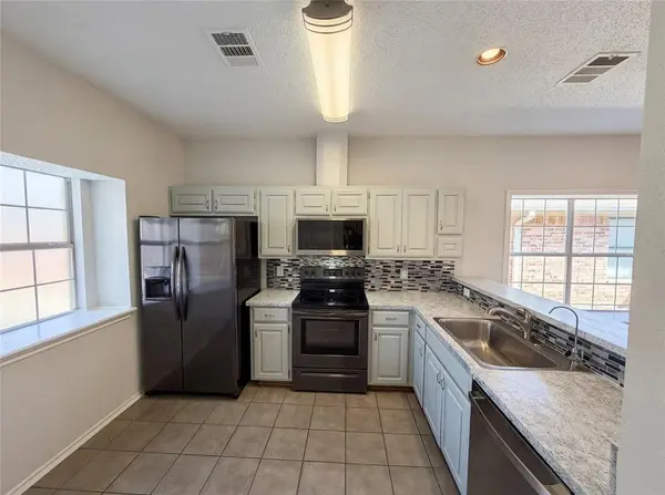 954 S Old Orchard Lane, Lewisville, TX 75067