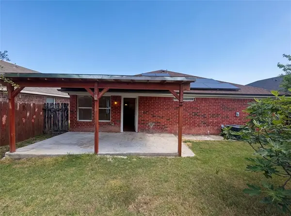 2563 Taos Drive, Grand Prairie, TX 75051