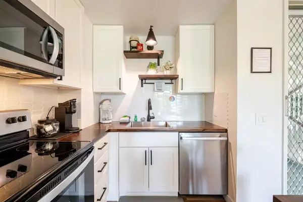 75-5776 KONA ISLANDER INN #208, Kailua Kona, HI 96740