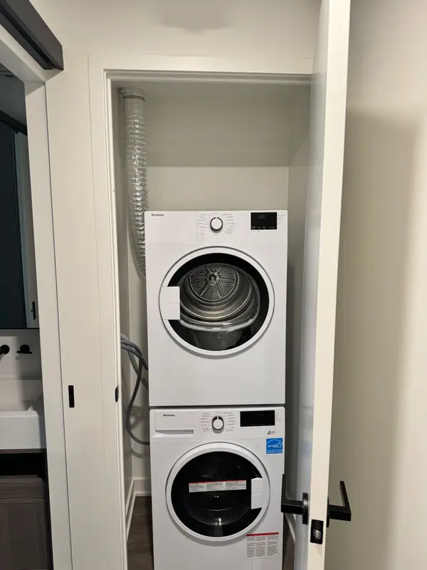 55 Charles ST #3308, Toronto C08, ON M4Y 0J1