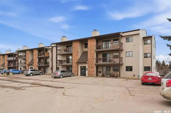 385 Kingsmere BOULEVARD #102, Saskatoon, SK S7J 4J6
