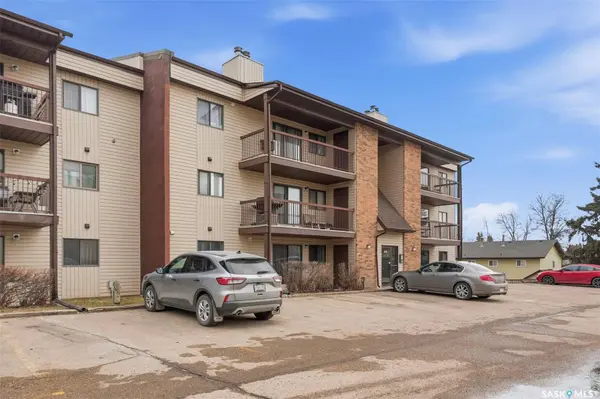 385 Kingsmere BOULEVARD #102, Saskatoon, SK S7J 4J6