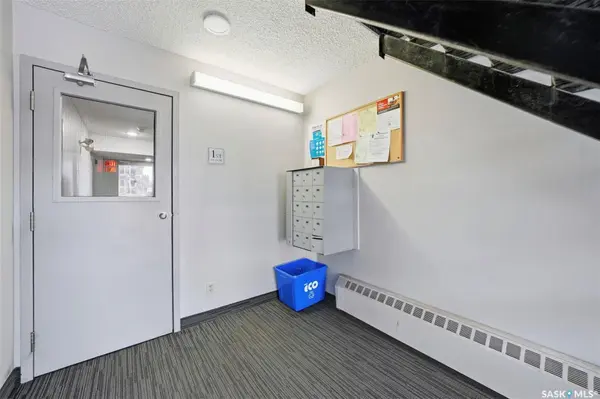 385 Kingsmere BOULEVARD #102, Saskatoon, SK S7J 4J6