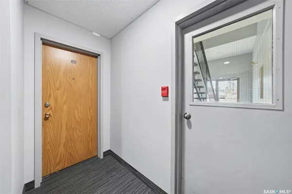 385 Kingsmere BOULEVARD #102, Saskatoon, SK S7J 4J6