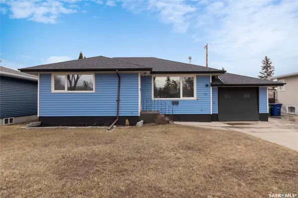 912 P AVENUE N, Saskatoon, SK S7L 2W6