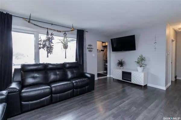 912 P AVENUE N, Saskatoon, SK S7L 2W6