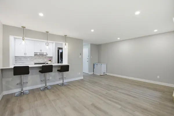 218 Viewmount DR #216, Cityview - Parkwoods Hills - Rideau Shore, ON K2E 7X5