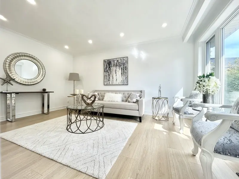 323 Elmwood AVE, Richmond Hill, ON L4C 1L7