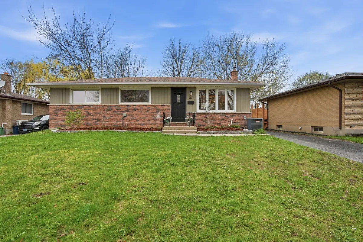 44 Mendip CRES, London South, ON N6E 1H1