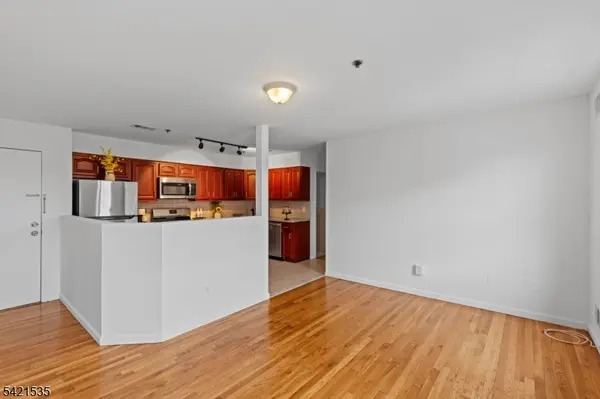 401 Bergenline Ave, Union City, NJ 07087