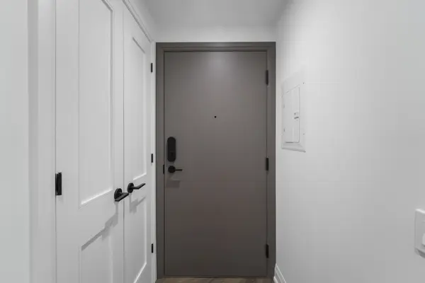 634 Church ST #3808, Toronto C08, ON M4Y 2G3