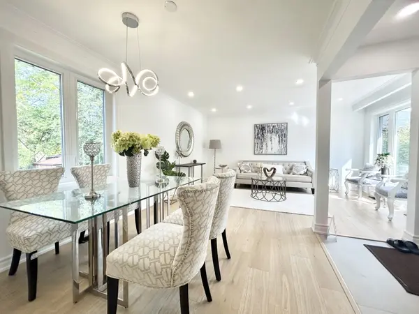 323 Elmwood AVE, Richmond Hill, ON L4C 1L7