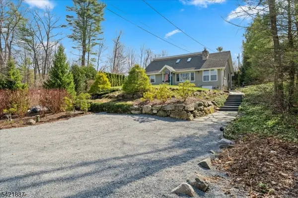 426 E Lake Shore Dr, Vernon Twp., NJ 07422