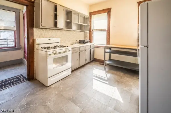 238 Murray St, Elizabeth City, NJ 07202