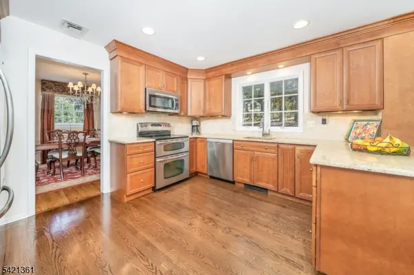 126 Wentworth Dr, Berkeley Heights Twp., NJ 07922