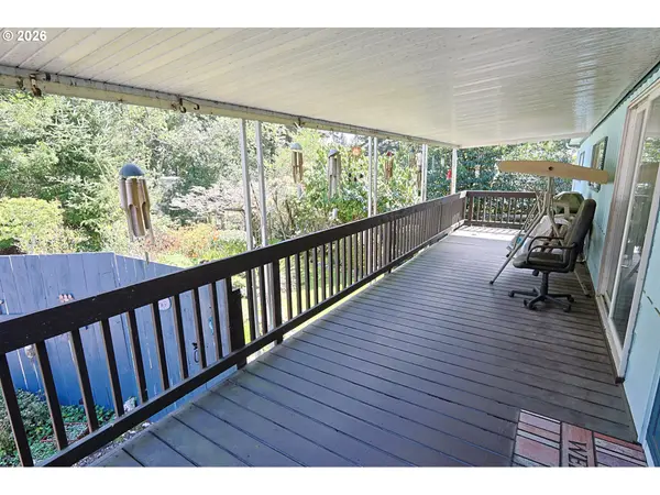 525 Village Pines WAY, Coos Bay, OR 97420