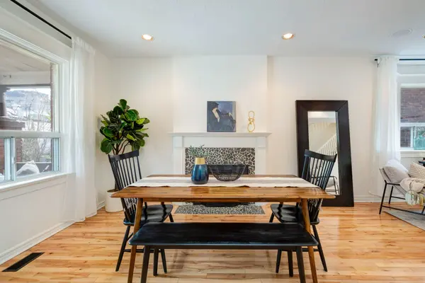 10 Bertmount AVE, Toronto E01, ON M4M 2X9