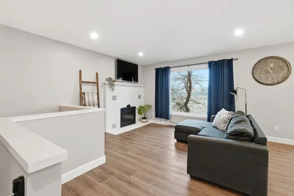 12 Manominee ST, Huntsville, ON P1H 1H2