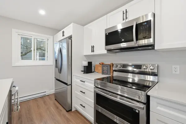 12 Manominee ST, Huntsville, ON P1H 1H2