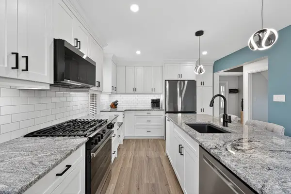 346 Riverview DR, Strathroy-caradoc, ON N7G 4B7