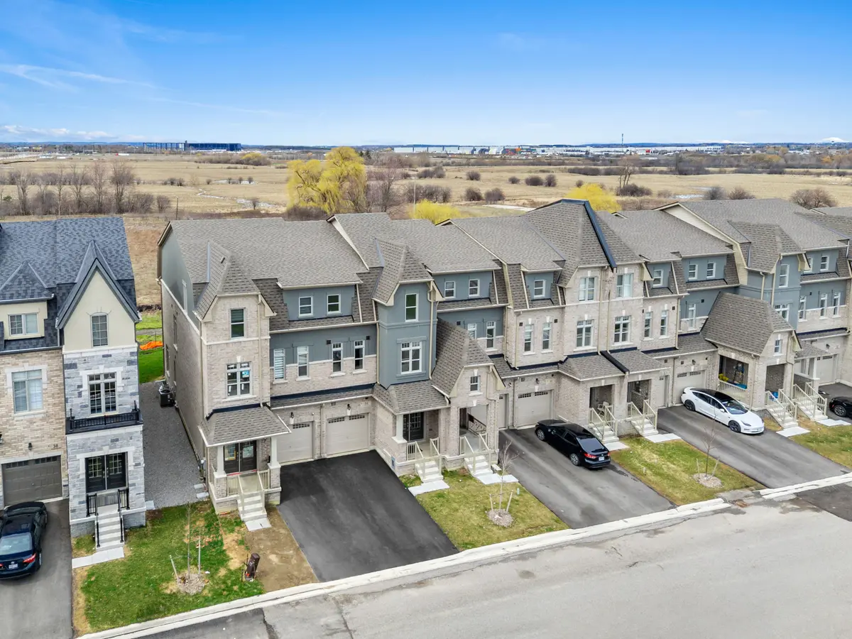 34 Foxsparrow RD, Brampton, ON L6R 4E1