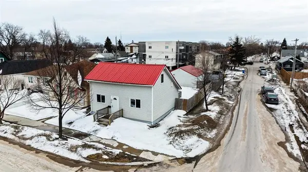 370 Riverton AVE, Winnipeg, MB R2L 0N7