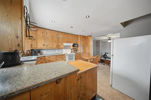 370 Riverton AVE, Winnipeg, MB R2L 0N7