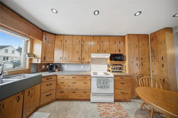 370 Riverton AVE, Winnipeg, MB R2L 0N7