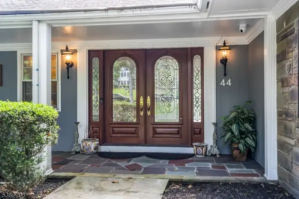 44 Hillcrest Rd, Bridgewater Twp., NJ 08836