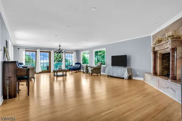 44 Hillcrest Rd, Bridgewater Twp., NJ 08836