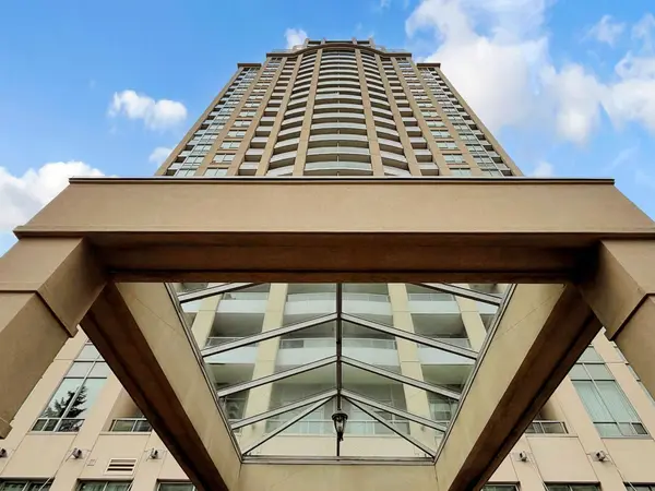 17 Barberry PL #903, Toronto C15, ON M2K 3E2