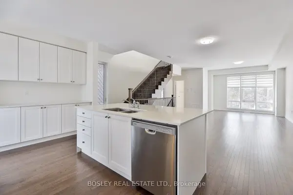 24 Cunliffe LN, Ajax, ON L1S 7S9