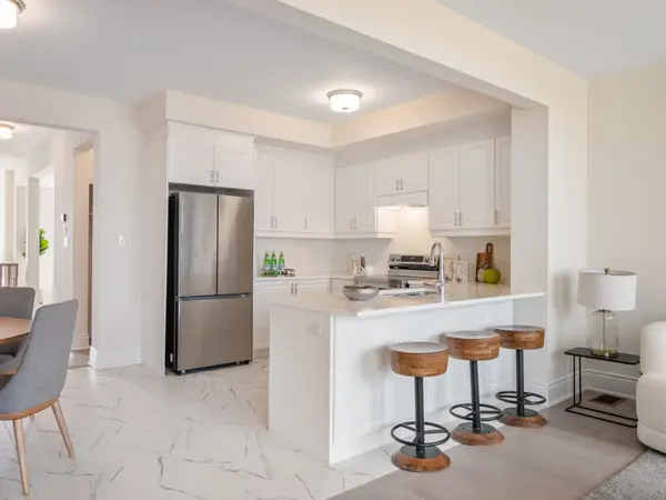 34 Foxsparrow RD, Brampton, ON L6R 4E1