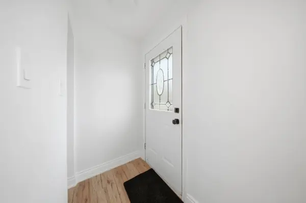 1124 Kent AVE, Oakville, ON L6H 1Z8