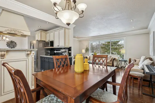 2078 Stanfield RD, Mississauga, ON L4Y 1R5