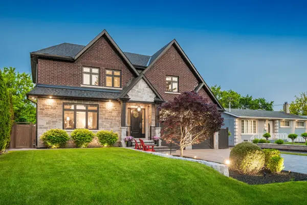 1298 Pinegrove RD, Oakville, ON L6L 2X3