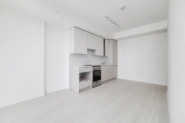 3883 QUARTZ RD #3912, Mississauga, ON L5B 0M4